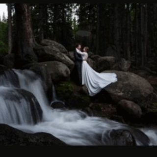 Flash Masters – How to Shoot in Midday Sun With Moira and Jesse La Plante